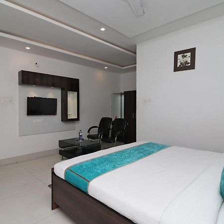 Oyo 8837 Hotel Surya Galaxy Kanpur Exteriör bild