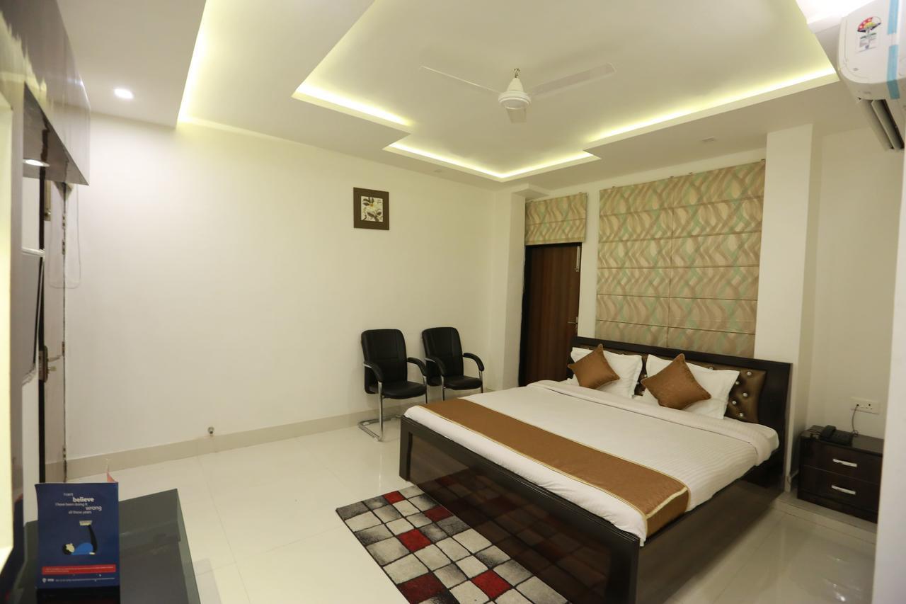 Oyo 8837 Hotel Surya Galaxy Kanpur Exteriör bild